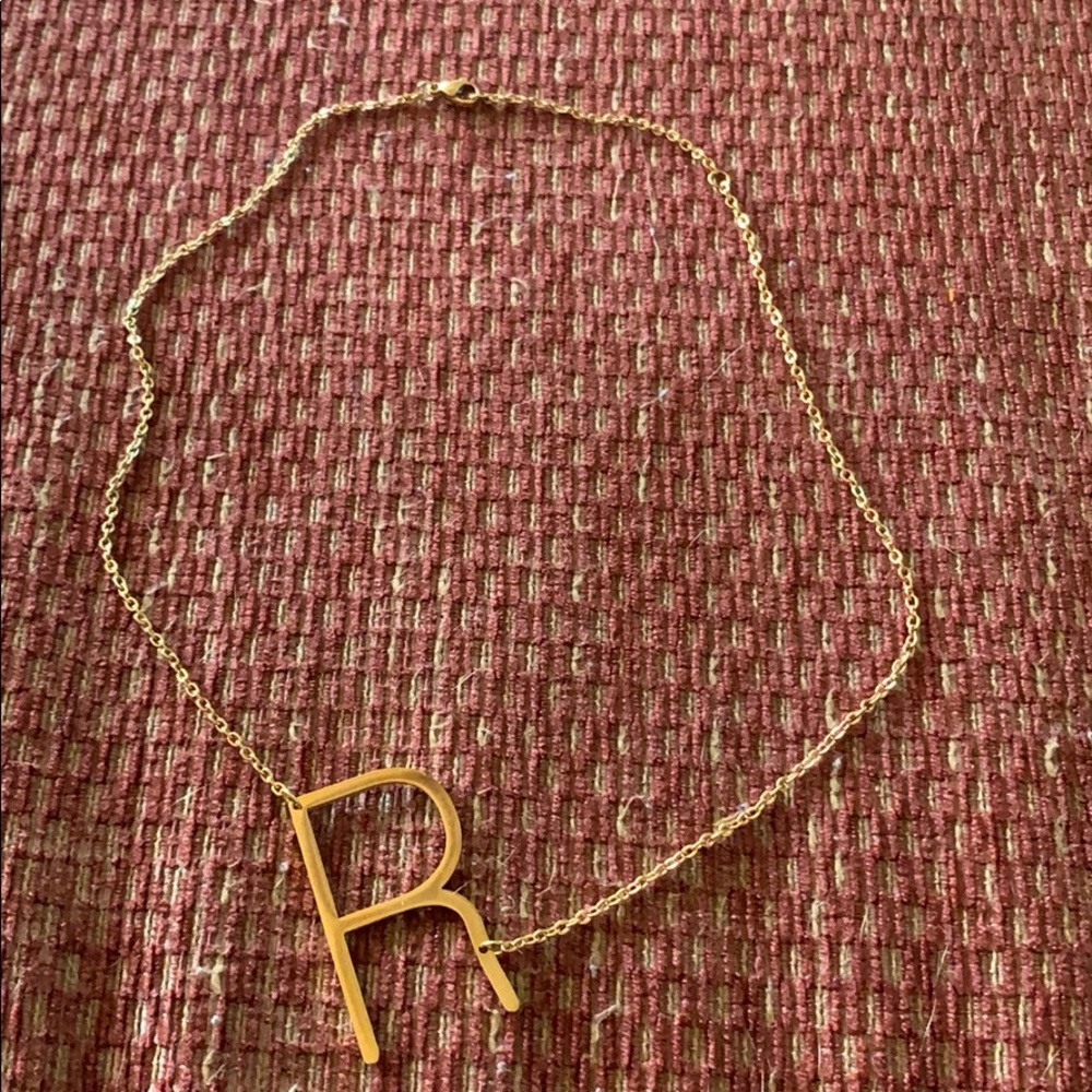 Gold plated large R necklace
